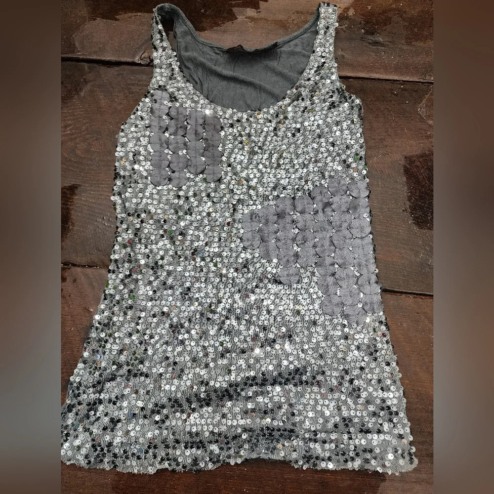 #036 The Limited XS Sparkly gray Tank